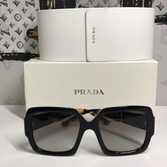 New Authentic Prada Black Square Sunglasses SPR 21x 1AB-0A7 - Picture 3 of 14